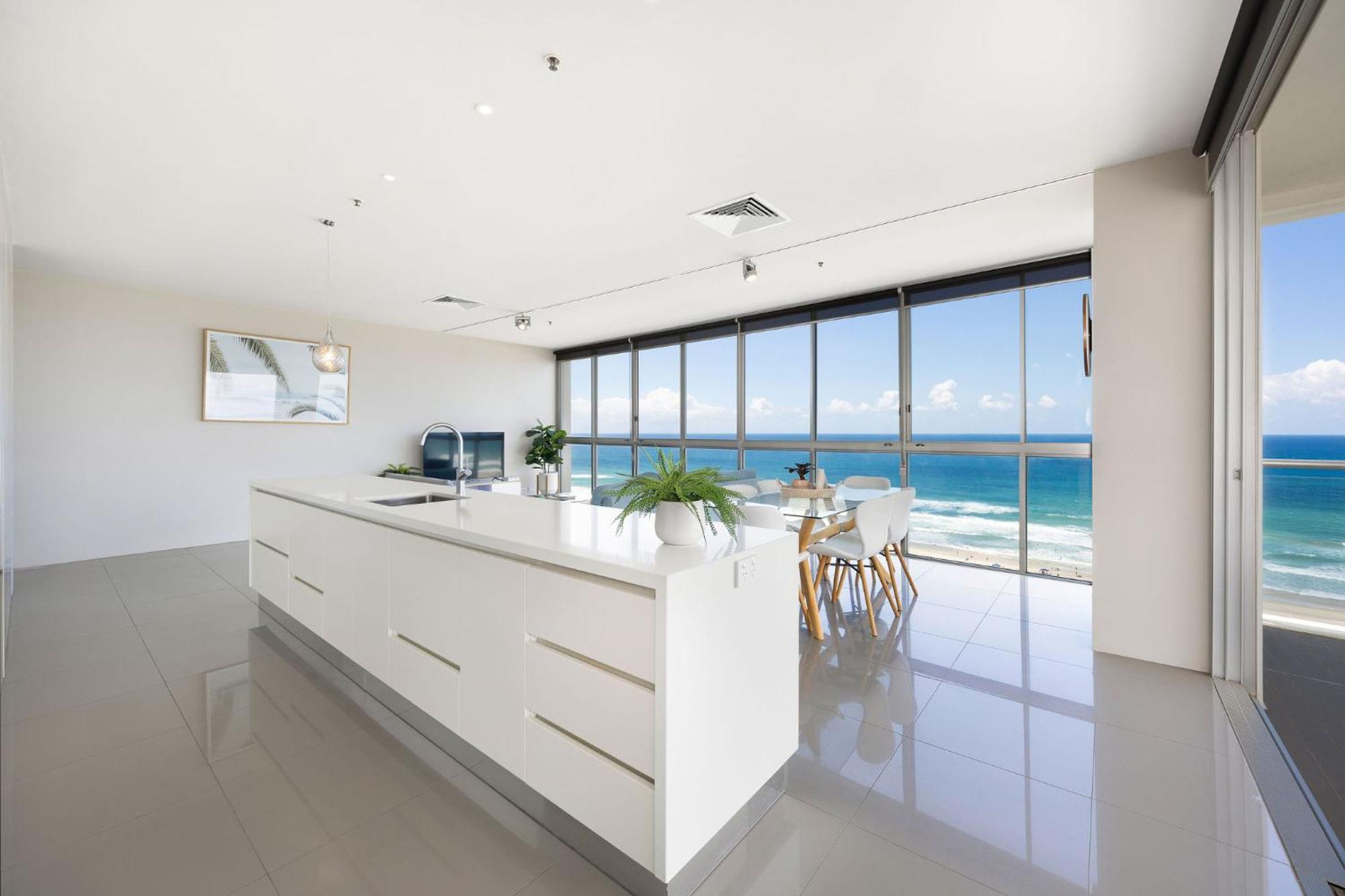 Ultiqa Air On Broadbeach Gold Coast Kültér fotó
