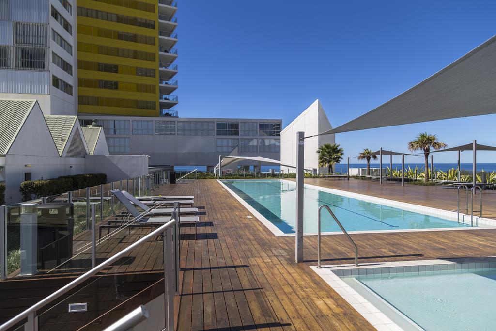 Ultiqa Air On Broadbeach Gold Coast Kültér fotó