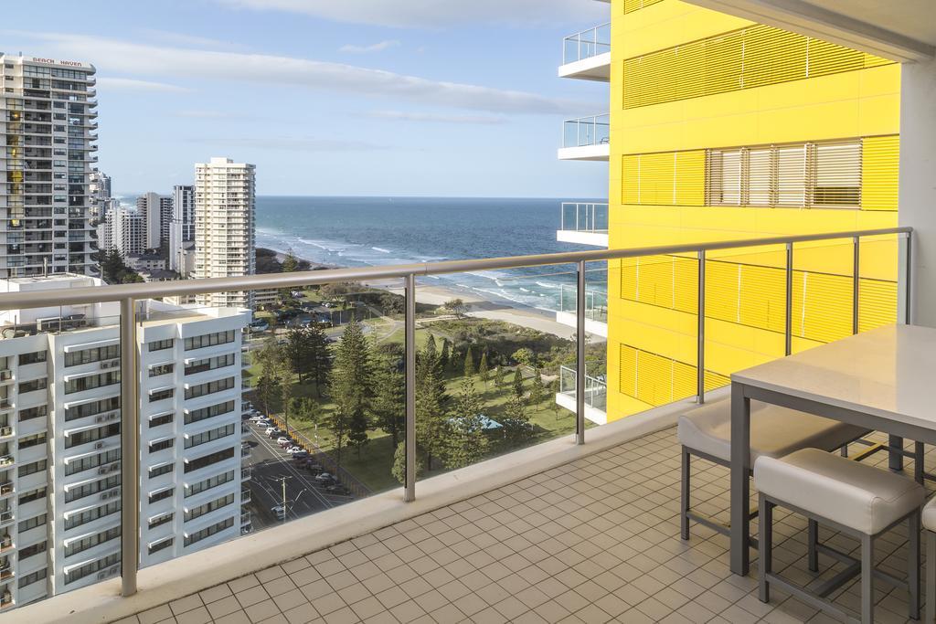 Ultiqa Air On Broadbeach Gold Coast Kültér fotó
